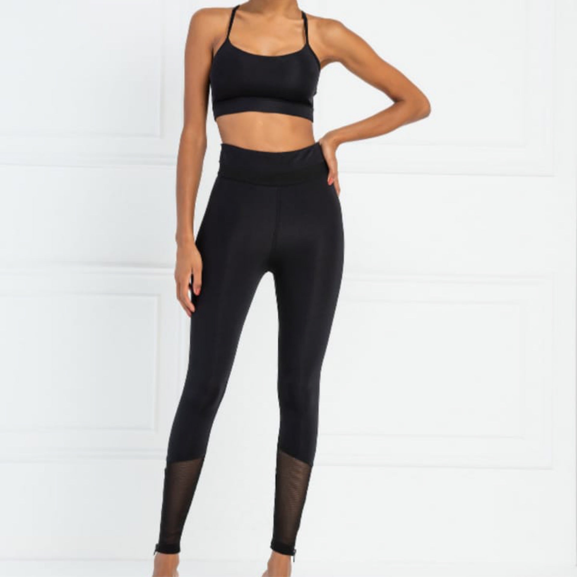 28696 Black Workout Set